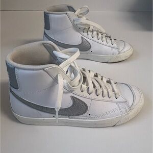 Nike Blazer’s High Top Women’s size 7.5. Excellent Condition.
